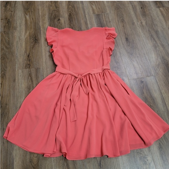 Gal Meets Glam Coral Front Button Flutter Sleeve Dress Size 6 V-neck Event Party - Picture 5 of 5